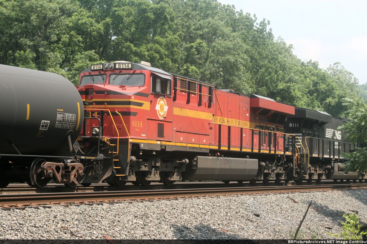 NS 8114  Norfolk Southern (orig)